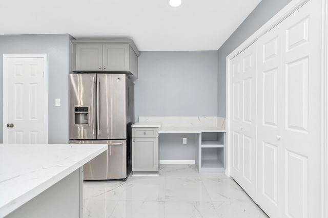 2826 W Fm 1462, Rosharon, TX 77583