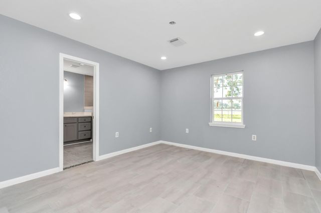 2826 W Fm 1462, Rosharon, TX 77583