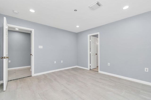 2826 W Fm 1462, Rosharon, TX 77583