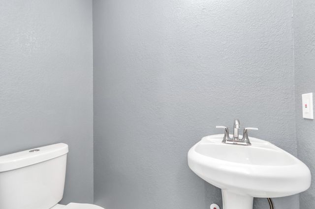 2826 W Fm 1462, Rosharon, TX 77583