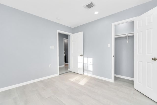 2826 W Fm 1462, Rosharon, TX 77583