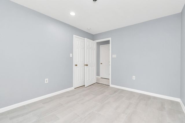 2826 W Fm 1462, Rosharon, TX 77583