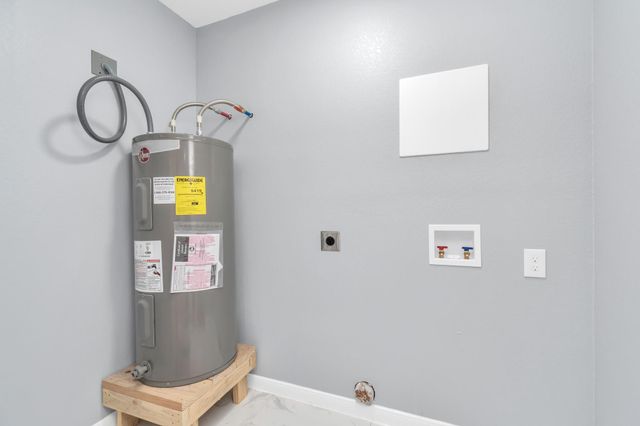 2826 W Fm 1462, Rosharon, TX 77583