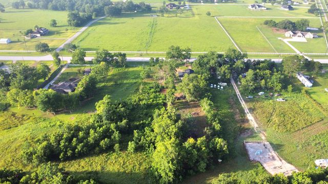 2826 W Fm 1462, Rosharon, TX 77583