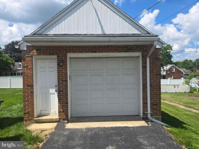 220 EDGEWOOD RD, York, PA 17402