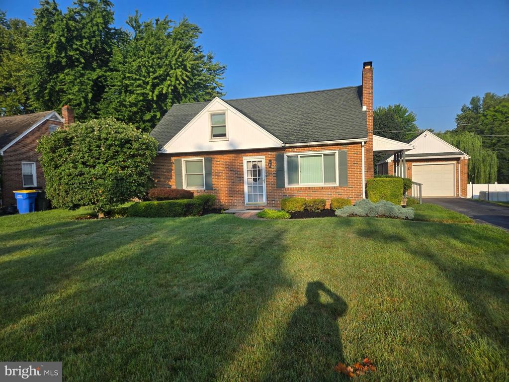 220 EDGEWOOD RD, York, PA 17402
