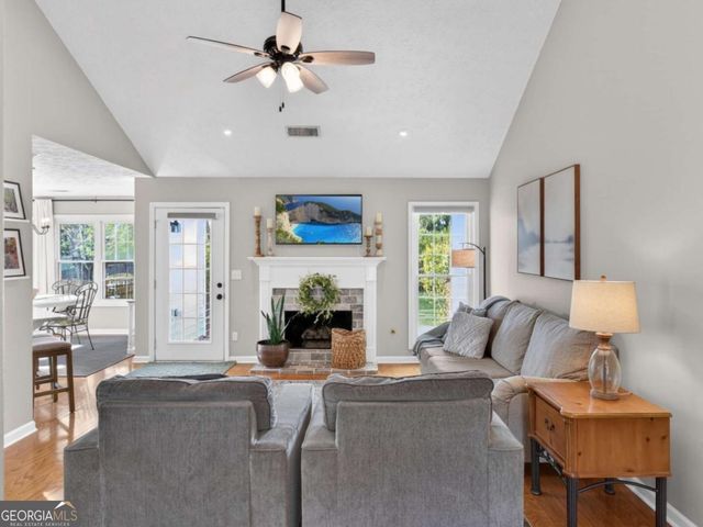 5592 Thistledown Terrace, Sugar Hill, GA 30518