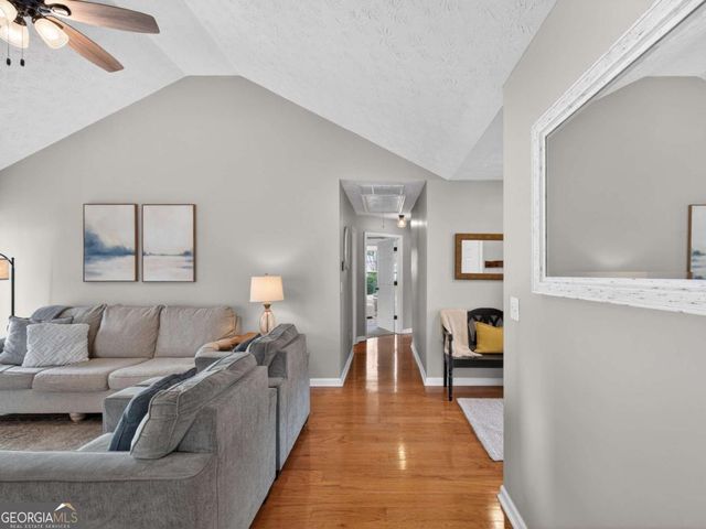 5592 Thistledown Terrace, Sugar Hill, GA 30518