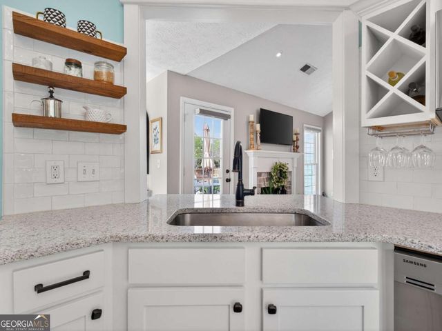 5592 Thistledown Terrace, Sugar Hill, GA 30518