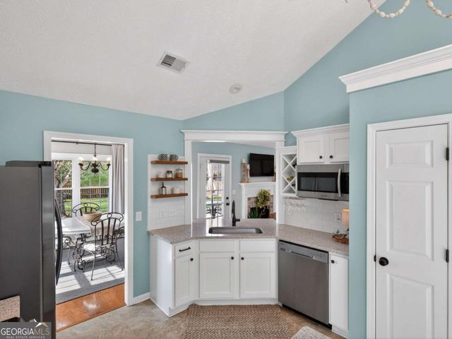 5592 Thistledown Terrace, Sugar Hill, GA 30518