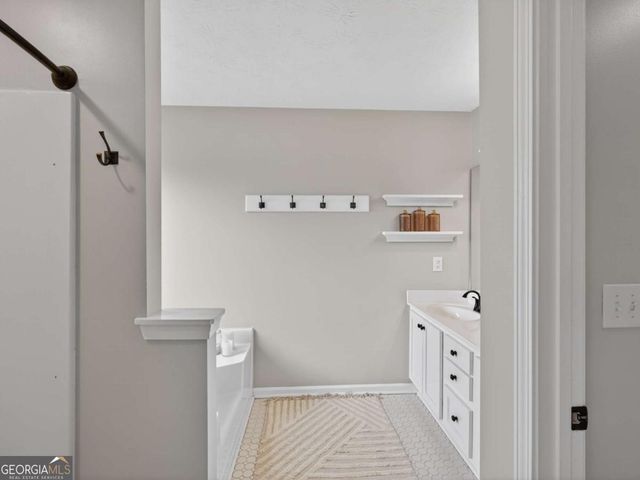 5592 Thistledown Terrace, Sugar Hill, GA 30518