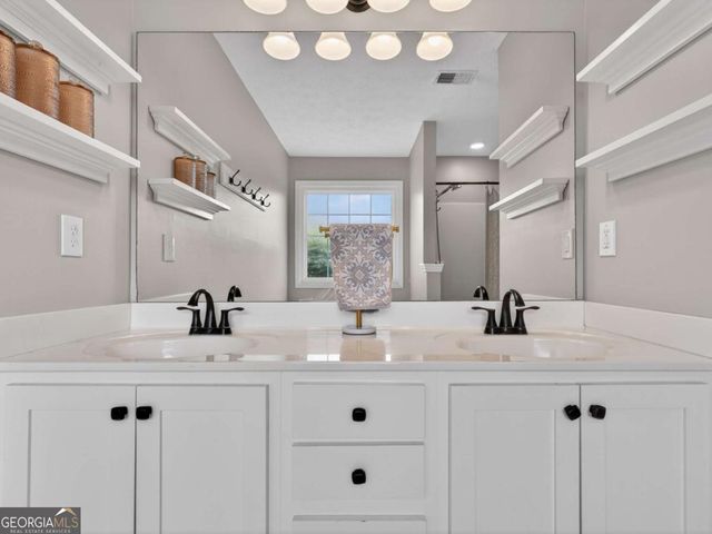 5592 Thistledown Terrace, Sugar Hill, GA 30518