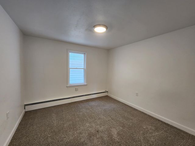 516 SW Summit, Minot, ND 58701