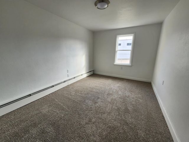 516 SW Summit, Minot, ND 58701