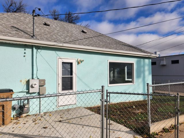 516 SW Summit, Minot, ND 58701