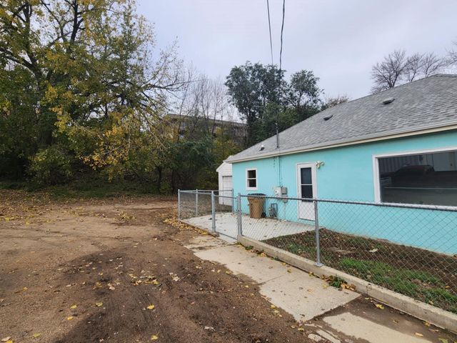 516 SW Summit, Minot, ND 58701