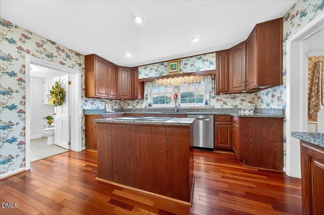 119 N College Street, Youngsville, NC 27596