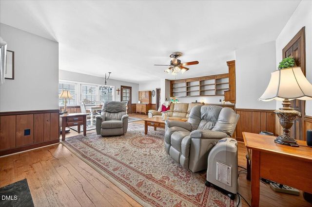 119 N College Street, Youngsville, NC 27596