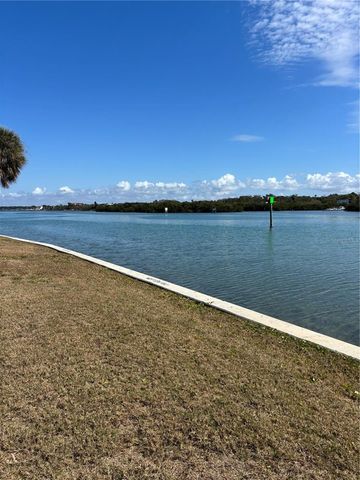 1 WINDRUSH BOULEVARD 24, Indian Rocks Beach, FL 33785