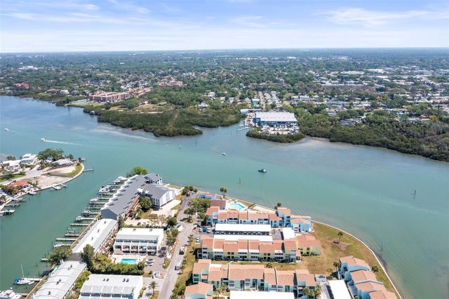 1 WINDRUSH BOULEVARD 24, Indian Rocks Beach, FL 33785