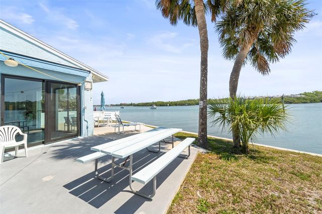 1 WINDRUSH BOULEVARD 24, Indian Rocks Beach, FL 33785
