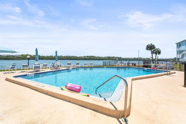 1 WINDRUSH BOULEVARD 24, Indian Rocks Beach, FL 33785