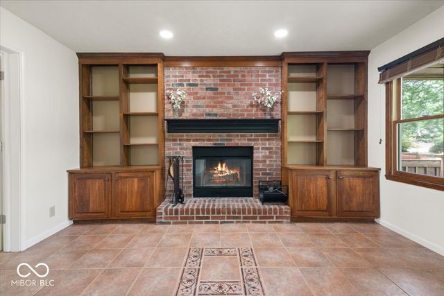 10480 Greenway Drive, Fishers, IN 46037