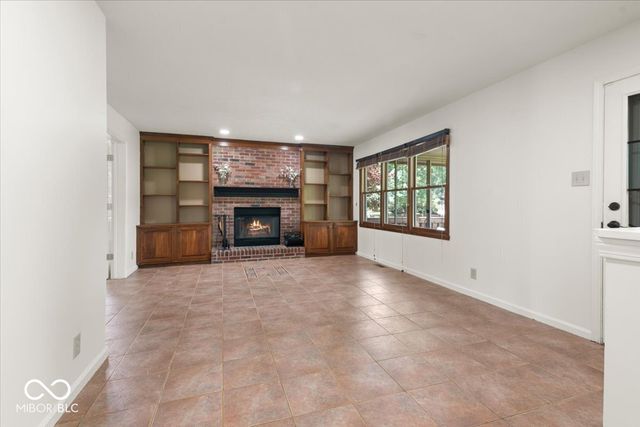 10480 Greenway Drive, Fishers, IN 46037