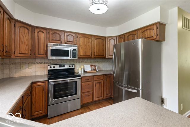 10480 Greenway Drive, Fishers, IN 46037