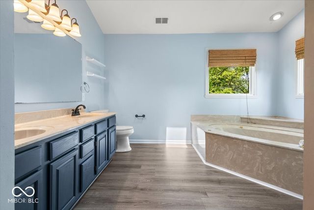 10480 Greenway Drive, Fishers, IN 46037
