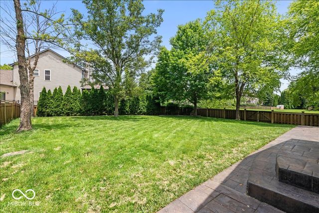 10480 Greenway Drive, Fishers, IN 46037