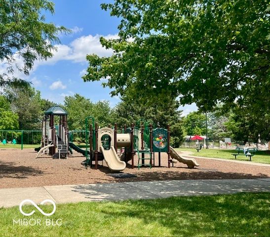 10480 Greenway Drive, Fishers, IN 46037