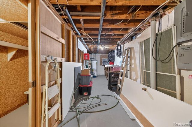 8841 Thorntree Drive, Grosse Ile, MI 48138