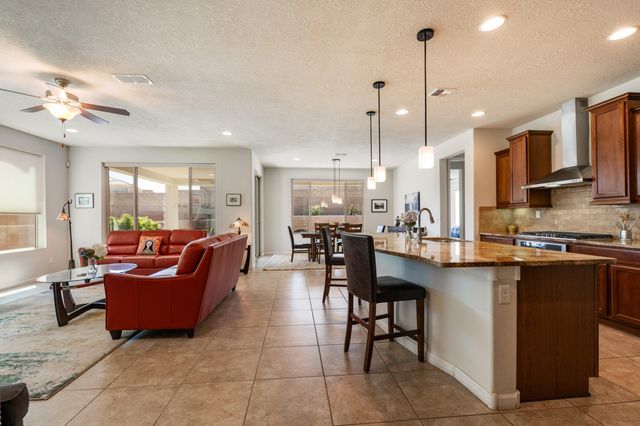 9256 Bear Lake Way NW, Albuquerque, NM 87120