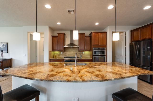 9256 Bear Lake Way NW, Albuquerque, NM 87120