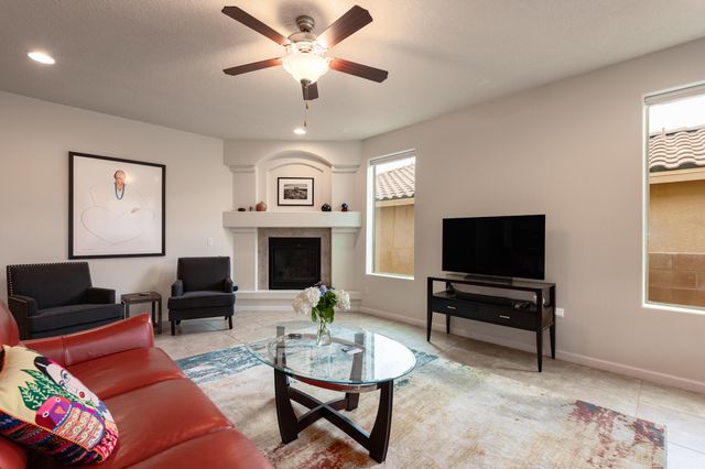 9256 Bear Lake Way NW, Albuquerque, NM 87120