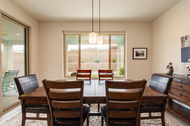 9256 Bear Lake Way NW, Albuquerque, NM 87120