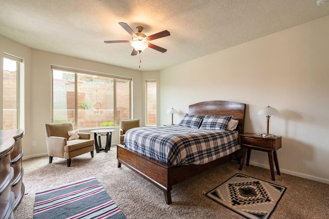 9256 Bear Lake Way NW, Albuquerque, NM 87120