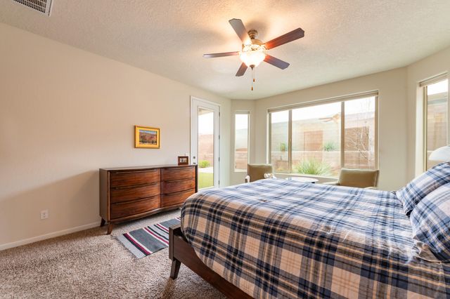 9256 Bear Lake Way NW, Albuquerque, NM 87120