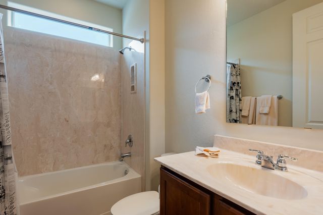 9256 Bear Lake Way NW, Albuquerque, NM 87120