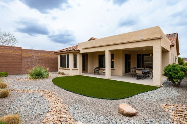 9256 Bear Lake Way NW, Albuquerque, NM 87120