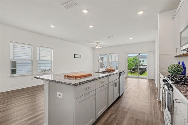 5473 Plain Field Lane, Lilburn, GA 30047