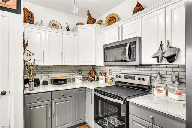 1309 Cheriton LN, Suffolk, VA 23434