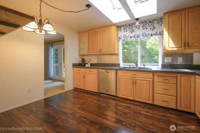19306 74th Avenue W, Lynnwood, WA 98036