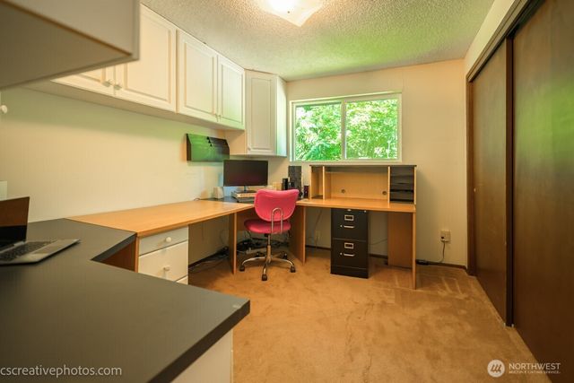 19306 74th Avenue W, Lynnwood, WA 98036