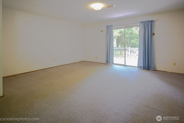 19306 74th Avenue W, Lynnwood, WA 98036