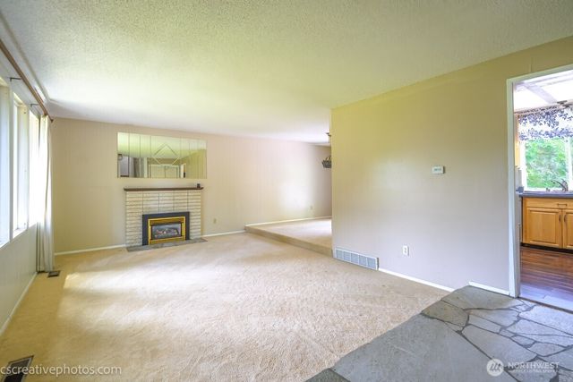 19306 74th Avenue W, Lynnwood, WA 98036