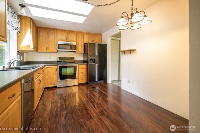 19306 74th Avenue W, Lynnwood, WA 98036