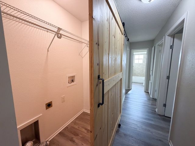 101 W Latimer Street B, Ennis, TX 75119