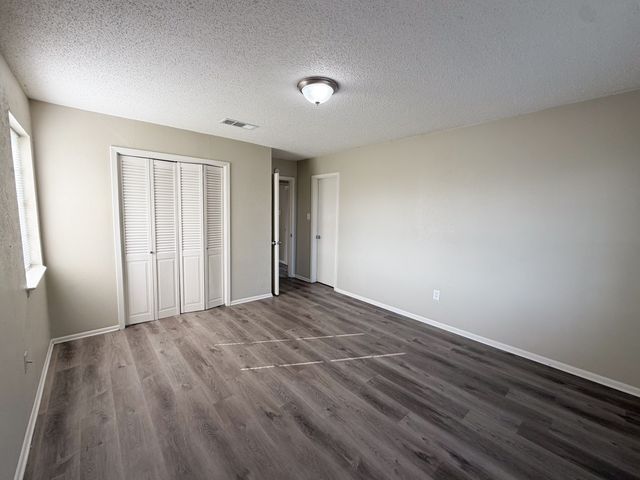 101 W Latimer Street B, Ennis, TX 75119